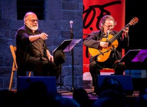 Espectacle poètic “POETES Elles tenen la paraula”, amb Toti Soler i Joan Massotkleiner @ Nau de Cultura | Sant Cugat del Vallès | Catalunya | Espanya