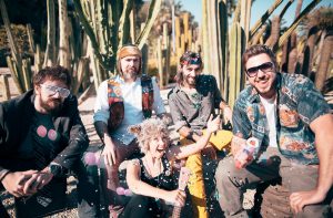 CONCERT AL MERCADET AMB LALI BEGOOD “Futur-Oh! I el nen que portes dins” @ Pl.Estació FGC